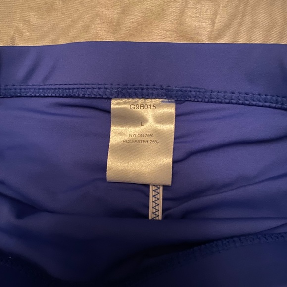 Available! Buckle ruched shorts - Picture 6 of 7